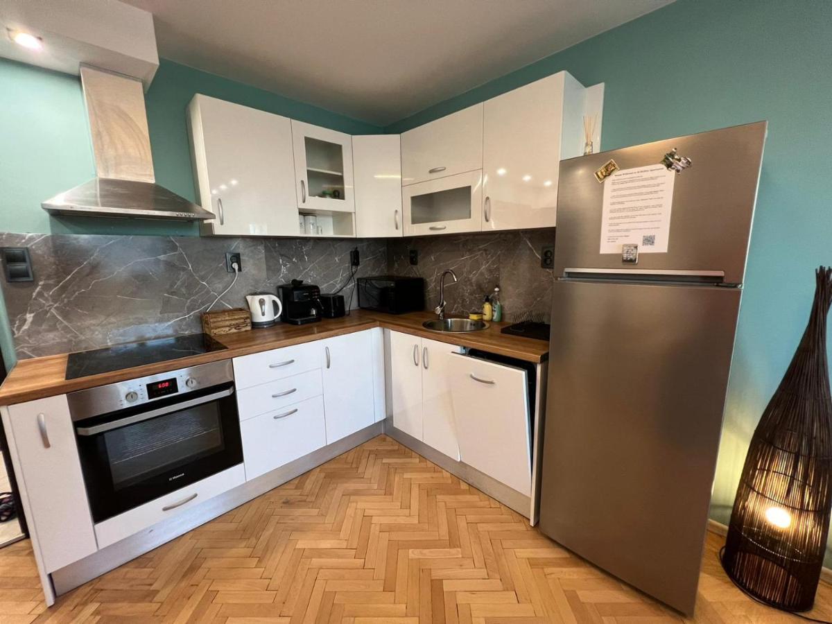 Al Malina 3Bdr Family Apt With Parking Space Near Airport And Iec Sofía Exterior foto